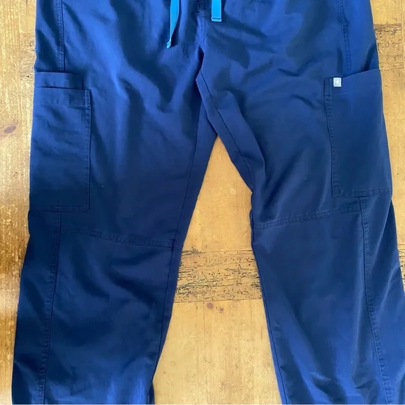FIGS Unisex L Soft Thread Navy Blue 8 Pocket Drawstring Scrub Pants - Picture 2 of 10